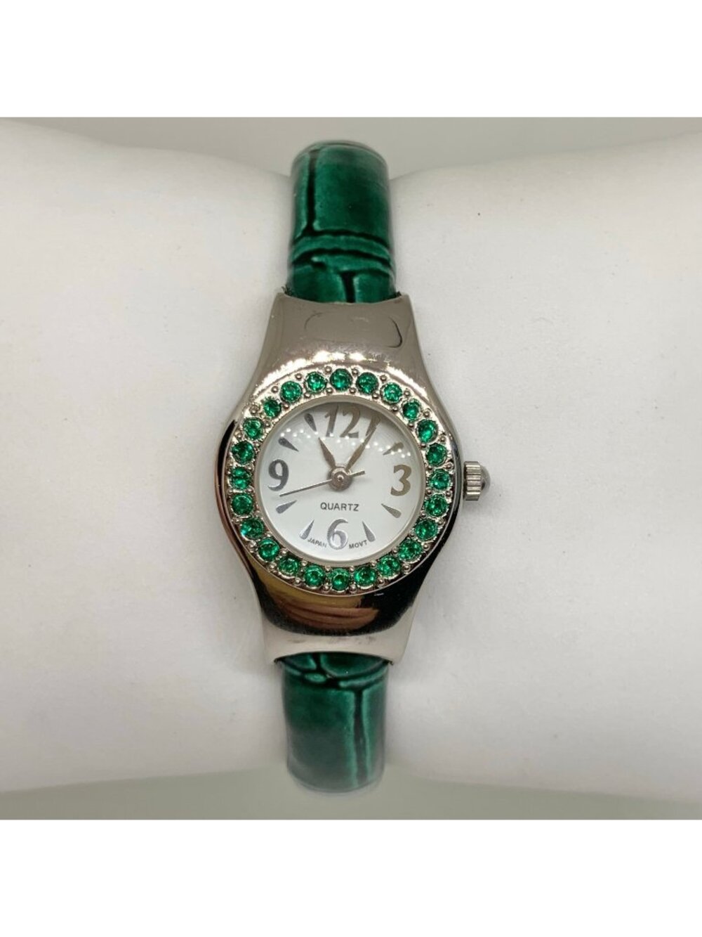 Avon women’s watch silver tone 22mm green rhinestones quartz 6.5” running